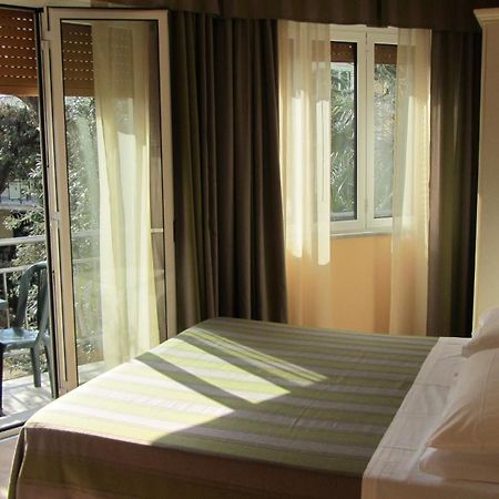Hotel Ausonia Follonica Esterno foto