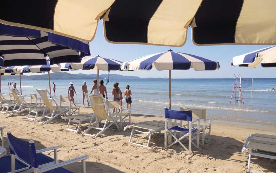 Hotel Ausonia Follonica Esterno foto