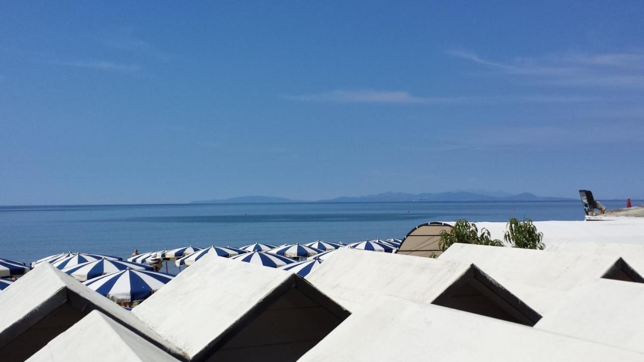 Hotel Ausonia Follonica Esterno foto