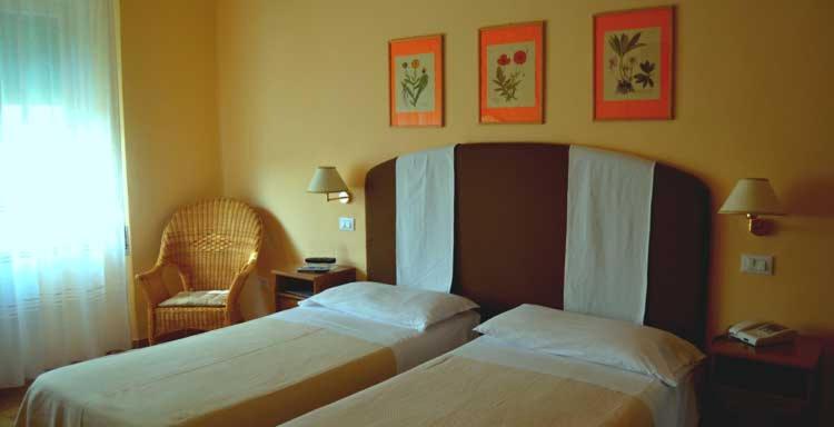 Hotel Ausonia Follonica Esterno foto