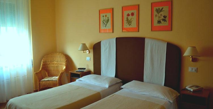 Hotel Ausonia Follonica Esterno foto