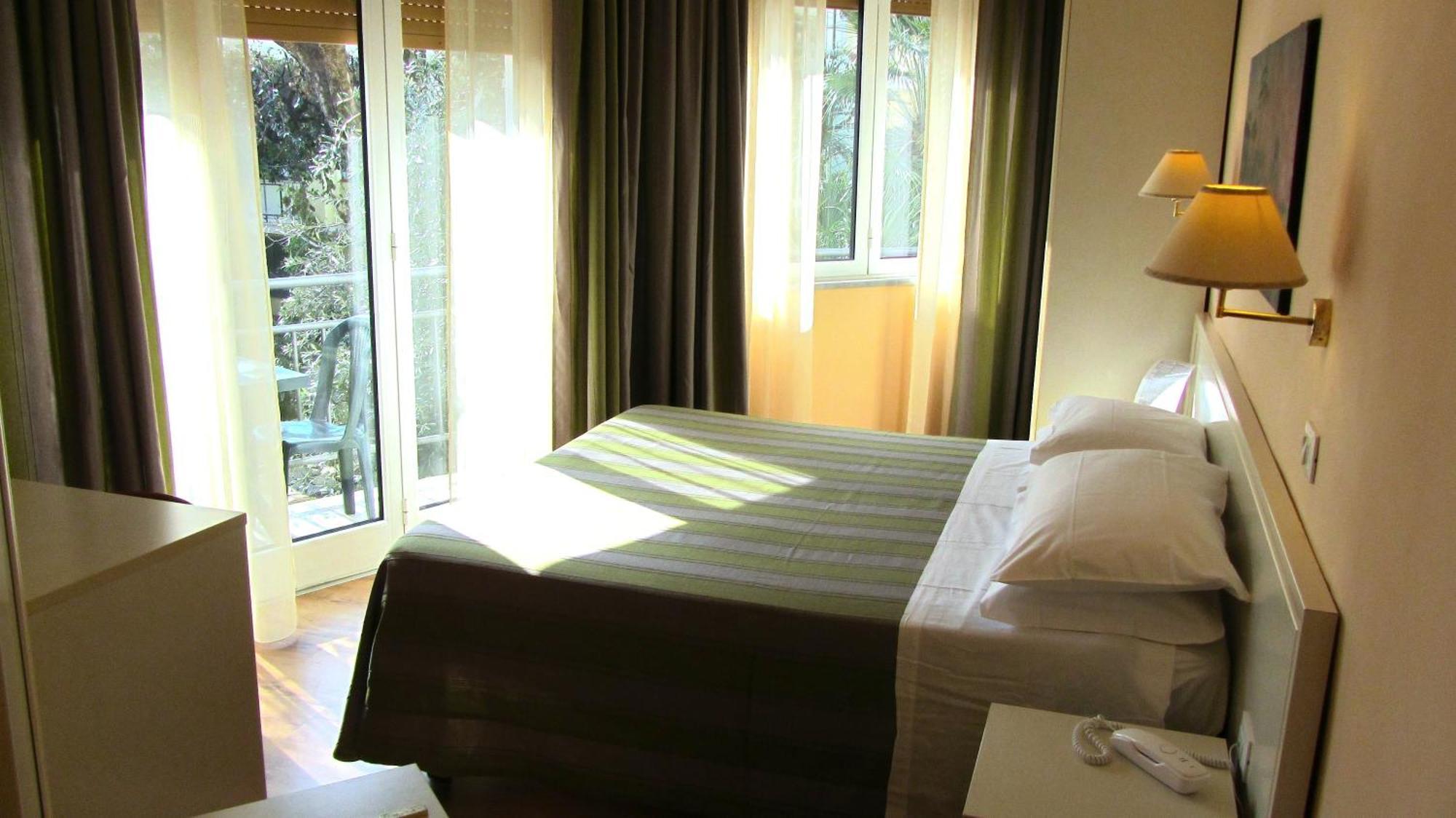Hotel Ausonia Follonica Camera foto