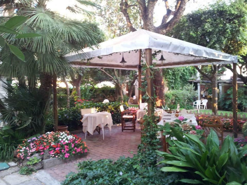 Hotel Ausonia Follonica Esterno foto
